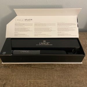 L'Ange APLATOR STRAIGHTENER in BLACK - NEW STILL IN BOX, never used.